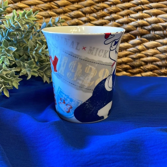 Disney Goofy coffee mug approximately 12oz excellent condition - Picture 3 of 6